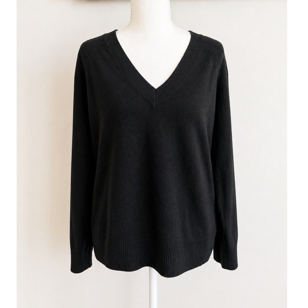 Old Navy Black Knit Pullover Sweater V-Neck Long Sleeve Women's M